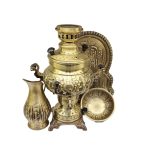 سماور گازی مدل نگین قلم دست سماور گازی برنجی آنتیک قلم دست 4 لیتری به همراه سرویس سماور بدون تغییر رنگ ضخیم و با دوام تمام برنجی